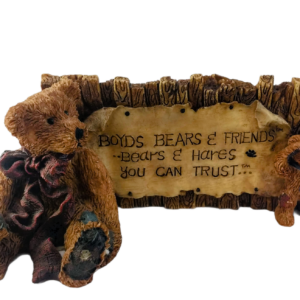 Boyds Bears & Friends – “Bear Signage with Plaque”
