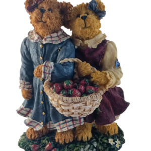 The Bearstone Collection – “Lauren & Jan Strawberry Friends”
