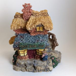 Boyds Bearly – Built Villages – “Ted E. Bear Shop”