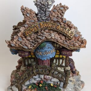 Boyds Bearly – Built Villages – “Cocoa’s House of Chocolate”