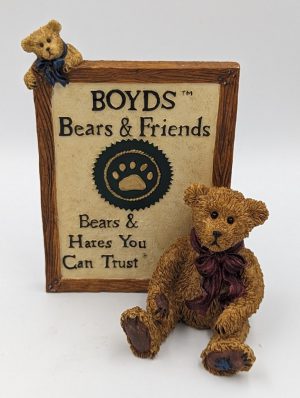 Boyds Bears & Friends – “Malcolm with Friend… Bearstone Sign”