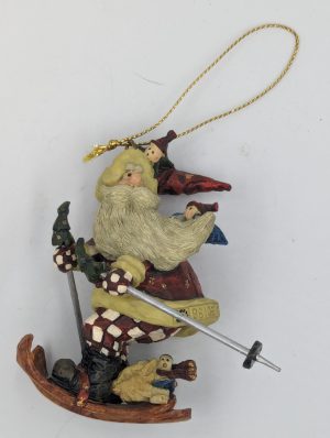 Carvers Collection – “Santa… In the Nick of Time”