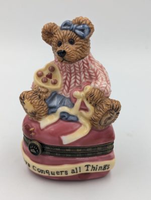 Boyds Bears – Trinket Box – “Love Conquers all Things”