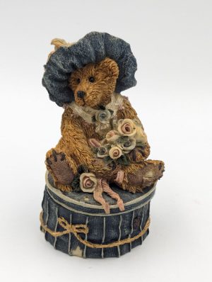 Boyds Bears & Friends – “Victoria… the Lady”