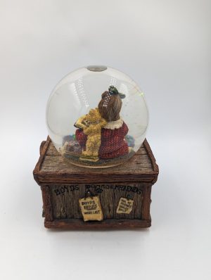 Boyds Bears Waterglobe – “Kelly and Company… The Bear Collector”