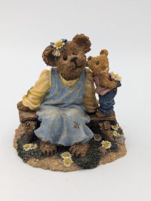The Bearstone Collection – “Momma McBruin with Munchkin… I Love You”