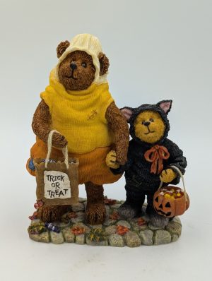 The Bearstone Collection – “Candy B. Corn with Scaredy Bear… Trick or Treat”