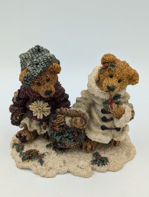 Boyds Bears & Friends – “Edmond & Bailey Gathering Holly”