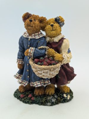 The Bearstone Collection – “Lauren & Jan… Strawberry Friends”