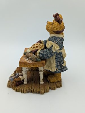 The Bearstone Collection – “Momma Bearybake with Lil’ Tart… Made with Love”