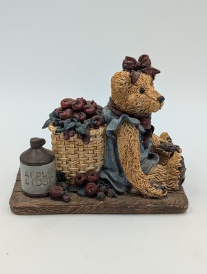 Boyds Bears & Friends – “Bailey… In The Orchard”