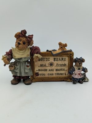 Boyds Bears & Friends – “Tessa, Ben & Cissie (T.B.C.)… A Sign Of The Times”