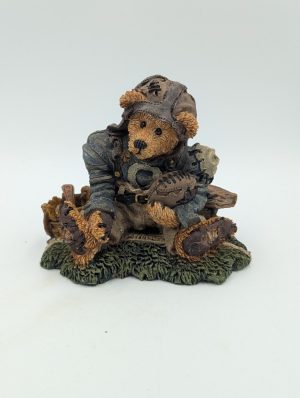 Boyds Bears & Friends – “Knute & The Gridiron”