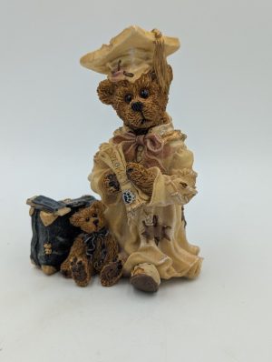 Boyds Bears & Friends – “Bailey…the Graduate Carpe Diem”