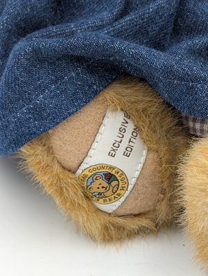 Boyds Bears Plush – “Boyds Bear Country – Bear Hugs Edition”