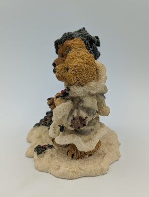 Boyds Bears & Friends – “Edmond & Bailey Gathering Holly”