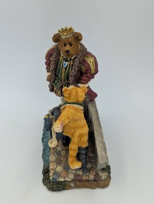 The Bearstone Collection – “Puss N. Boots with His Majesty… Royal Encounter”