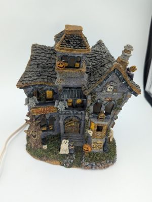 Boyds Bearly – Built Villages – “BooBeary Acres Haunted Mansion”