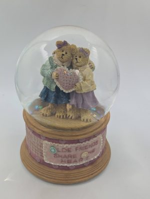 Boyds Bears Waterglobe – “Mary And Patricia”
